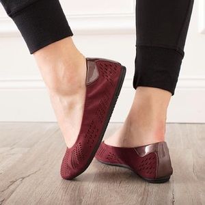 NWOT Foot Petals Laser Perf Suede Ballet Flats